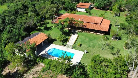 Fazenda/Sítio com 4 Quartos à venda, 30000m² no Setor Central, Aragoiânia