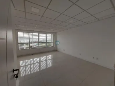 Sala Comercial para alugar, 33m² no Barreiros, São José