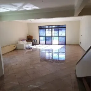 Sobrado com 5 Quartos à venda, 330m² no Embaré, Santos