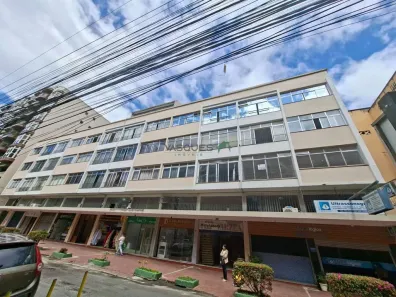 Apartamento com 2 Quartos para alugar, 70m² no Várzea, Teresópolis