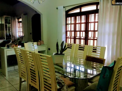 Casa com 3 Quartos à venda, 275m² no Vila Pasti, Louveira