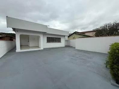 Casa com 3 Quartos para alugar, 250m² no Ajuda, Guararema