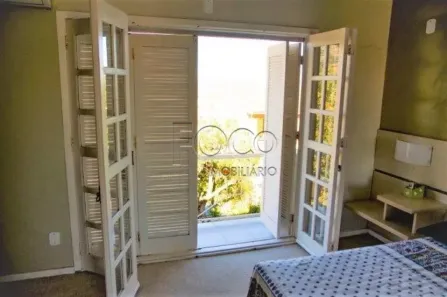 Casa com 4 Quartos à venda, 297m² no Espírito Santo, Porto Alegre