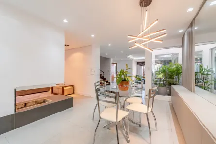 Casa com 4 Quartos à venda, 310m² no Chácara das Pedras, Porto Alegre