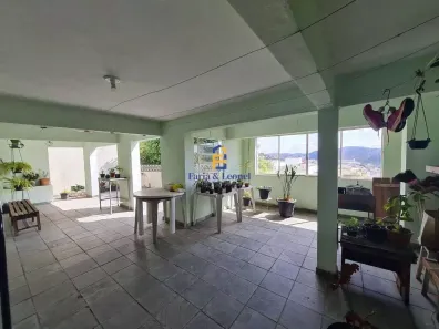 Casa com 4 Quartos à venda, 185m² no Santa Catarina, Juiz de Fora