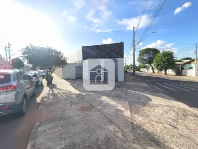 Ponto Comercial para alugar, 233m² no Tubalina, Uberlândia