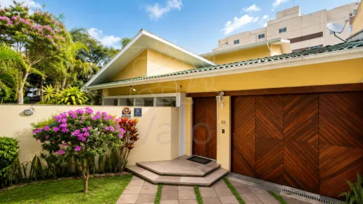 Casa com 4 Quartos à venda, 278m² no Mercês, Curitiba