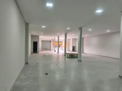 Ponto Comercial para alugar, 700m² no Nossa Senhora Aparecida, Uberlândia