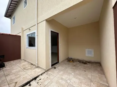 Casa de Condomínio com 2 Quartos para venda ou aluguel, 69m² no Quietude, Praia Grande