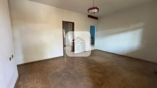 Imóvel Comercial com 3 Quartos à venda, 105m² no Jardim Regina, Araguari
