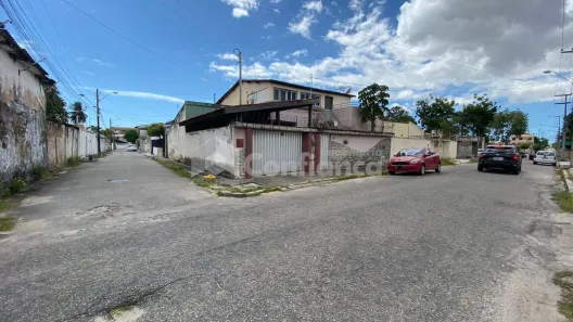 Casa com 6 Quartos à venda, 202m² no Montese, Fortaleza