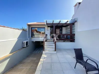 Casa com 4 Quartos à venda, 310m² no Torres, Torres