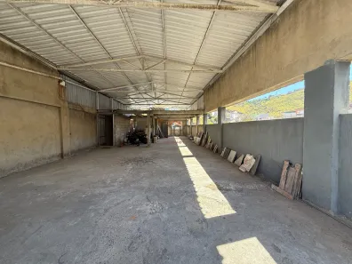 Galpão/Depósito/Armazém à venda, 330m² no Linhares, Juiz de Fora