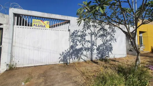 Casa com 3 Quartos para alugar, 70m² no Santa Rosa, Uberlândia