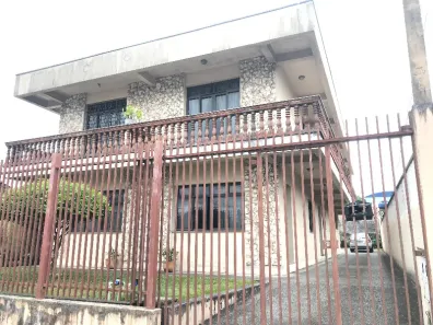 Sobrado com 9 Quartos à venda, 247m² no Xaxim, Curitiba