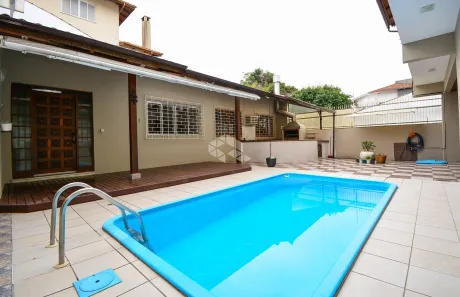 Casa com 5 Quartos à venda, 170m² no Trindade, Florianópolis