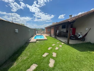 Casa com 3 Quartos à venda, 98m² no Jardim Suíça, Volta Redonda