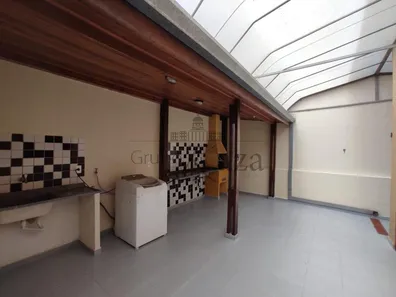 Sobrado com 3 Quartos à venda, 135m² no Bosque dos Eucaliptos, São José dos Campos