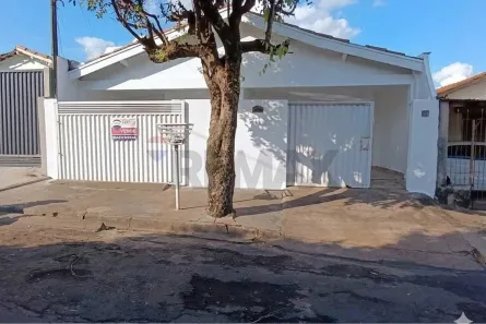 Casa com 3 Quartos à venda, 200m² no Conjunto Habitacional Antônio Silvio da Cunha Bueno, Andradina