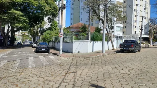 Lote/Terreno à venda, 180m² no Vila Adyana, São José dos Campos