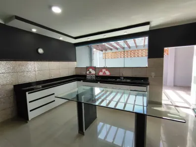 Casa com 4 Quartos à venda, 210m² no Martim de Sá, Caraguatatuba