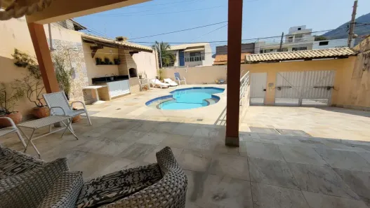 Casa com 4 Quartos à venda, 228m² no Piratininga, Niterói