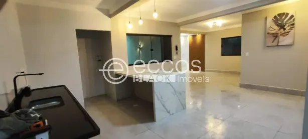 Casa com 4 Quartos à venda, 250m² no Santa Luzia, Uberlândia