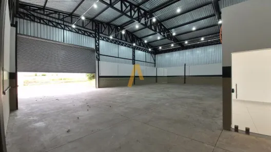 Galpão/Depósito/Armazém para alugar, 572m² no Distrito Industrial, Cravinhos
