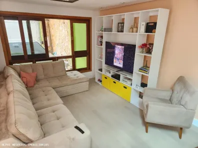 Casa com 3 Quartos à venda, 180m² no Jardim Independência, São Paulo