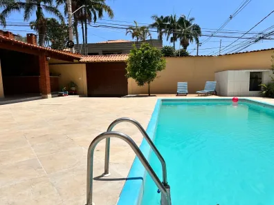 Casa de Condomínio com 5 Quartos para alugar, 420m² no Vila Oliveira, Mogi das Cruzes