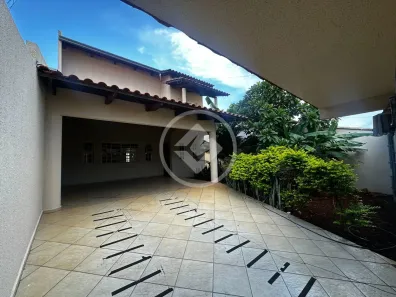Sobrado com 3 Quartos à venda, 280m² no Setor Garavelo, Aparecida de Goiânia
