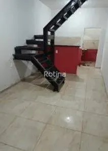 Apartamento com 2 Quartos para alugar, 50m² no Laranjeiras, Uberlândia