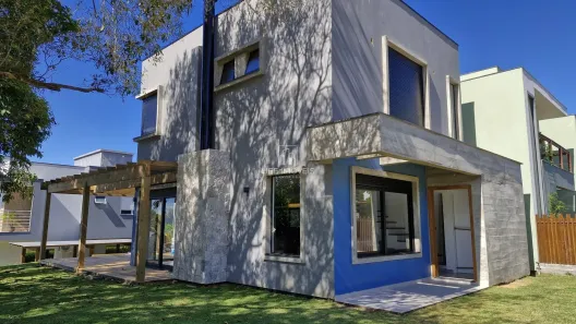 Sobrado com 3 Quartos à venda, 130m² no Ambrósio, Garopaba
