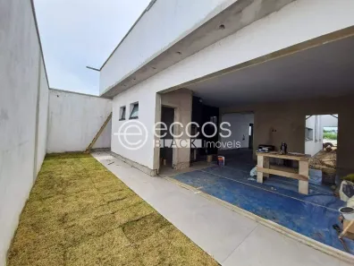 Casa com 3 Quartos à venda, 169m² no Novo Mundo, Uberlândia