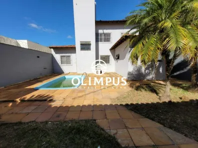 Casa com 3 Quartos à venda, 265m² no Jardim Karaíba, Uberlândia