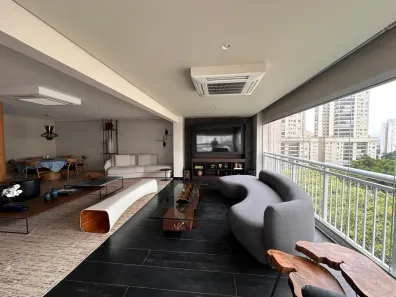 Apartamento com 3 Quartos para alugar, 206m² no Vila Romana, São Paulo