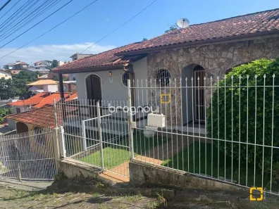 Casa com 4 Quartos à venda, 240m² no Coqueiros, Florianópolis