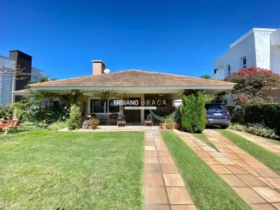 Casa de Condomínio com 4 Quartos à venda, 198m² no XANGRI-LÁ, Xangri-lá