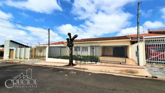 Casa com 4 Quartos à venda, 234m² no Champagnat, Londrina