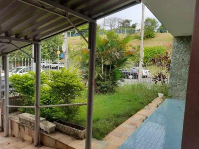 Imóvel Comercial com 3 Quartos à venda, 200m² no Vila Trujillo, Sorocaba