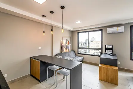 Apartamento com 1 Quarto para alugar, 28m² no Centro, Curitiba