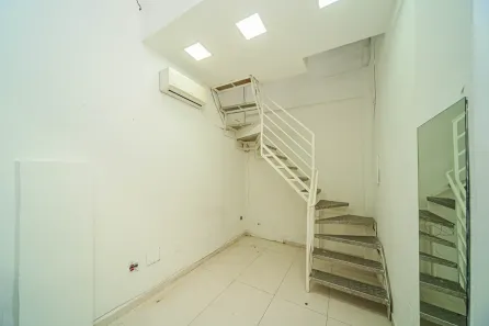 Ponto Comercial à venda, 25m² no Centro, Juiz de Fora
