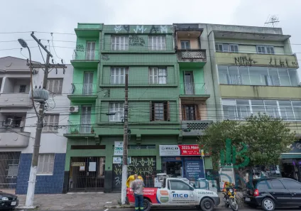 Apartamento com 3 Quartos para alugar, 102m² no Azenha, Porto Alegre
