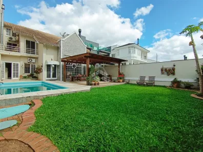 Casa com 3 Quartos à venda, 303m² no Jardim Itu, Porto Alegre