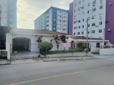 Casa com 3 Quartos à venda, 200m² no Barreiros, São José
