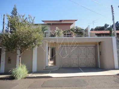 Casa com 3 Quartos para alugar, 443m² no Centro, Araraquara