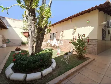 Casa com 3 Quartos à venda, 131m² no Granada, Uberlândia