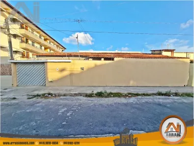 Casa com 3 Quartos à venda, 243m² no Montese, Fortaleza