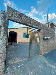 Casa com 2 Quartos para alugar, 70m² no Olímpico, Londrina