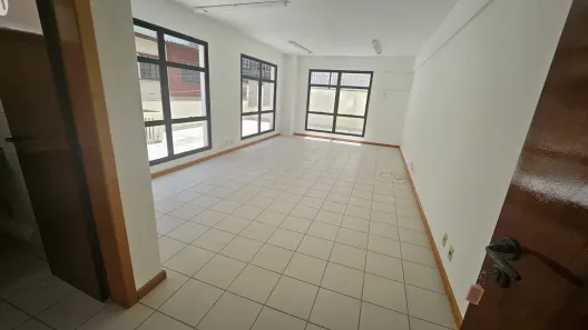 Sala Comercial à venda, 34m² no Centro, Florianópolis